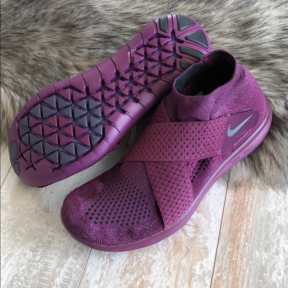 NWT Nike free rn motion Flyknit Bordeaux! - Picture 7 of 7